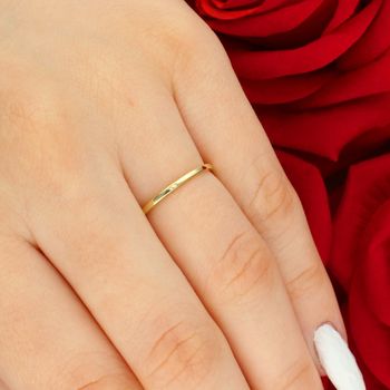 Złoty Pierścionek Damski 375 – Motyw Gwoździa, Nowoczesny Design tył.jpg